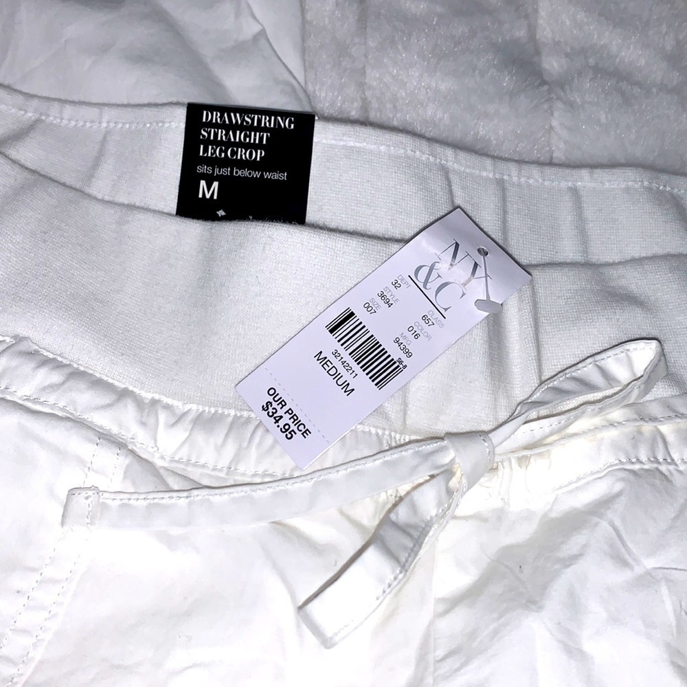 Cropped Pants with elastic waist and drawstring - Picture 7 of 8